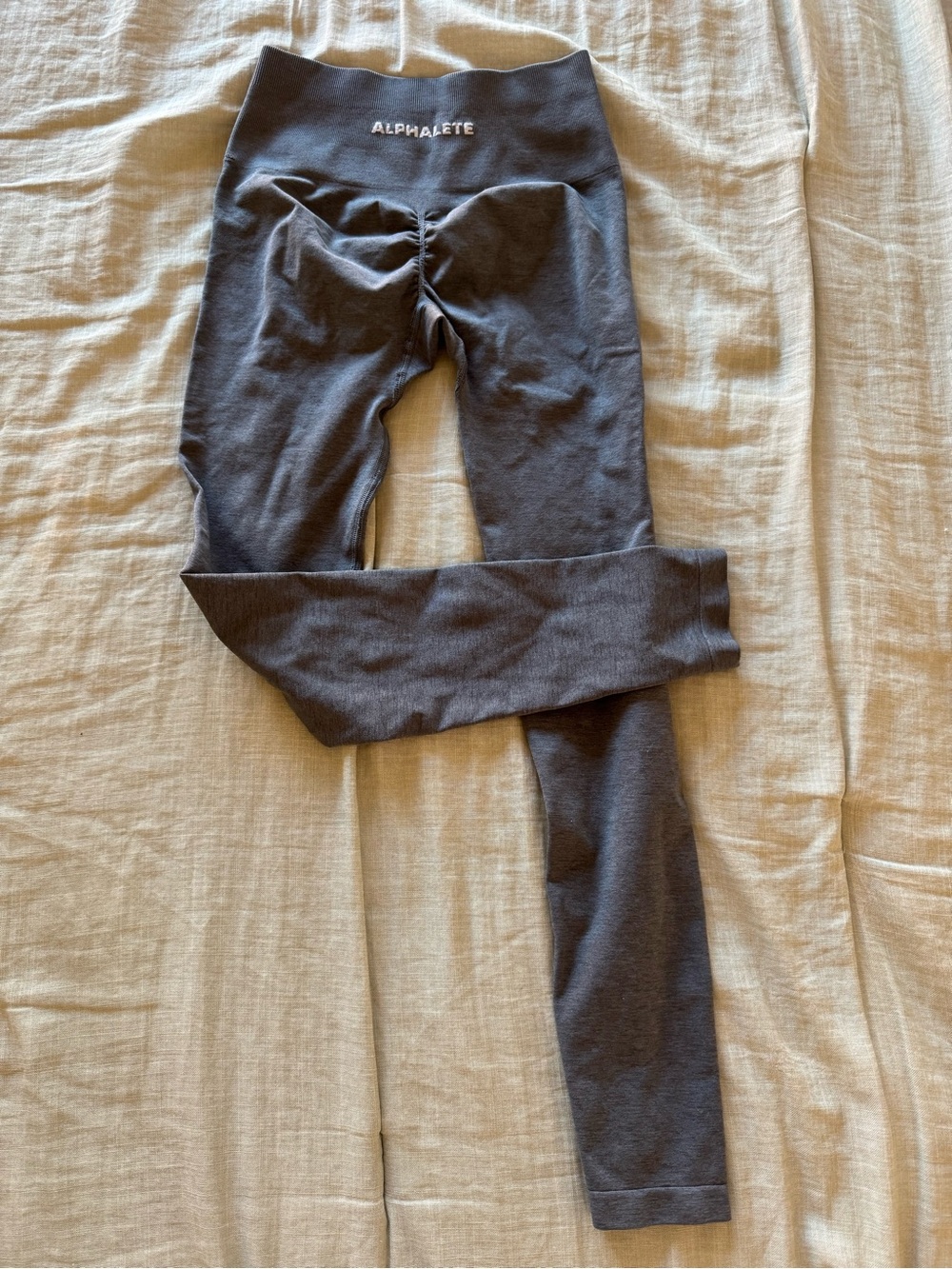 Alphalete Amplify OG Charcoal Grey Scrunch Butt Leggings